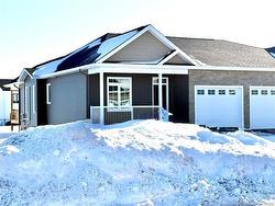 523 Royal Oaks BLVD  Moncton, NB E1H 3S7