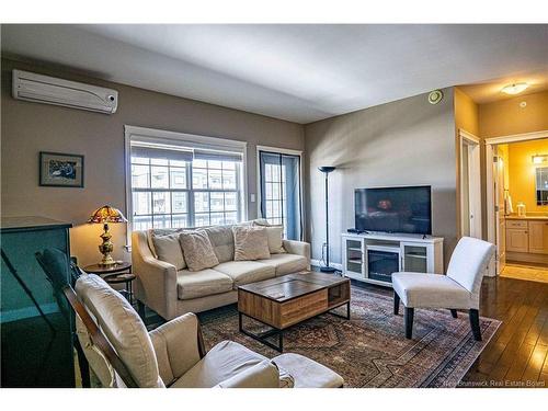 401-700 Cliffe St, Fredericton, NB 