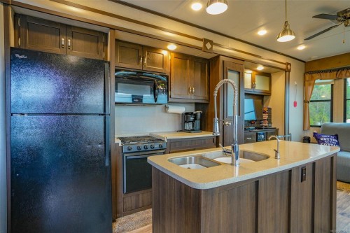 1185 Second Ave, Ucluelet, BC 