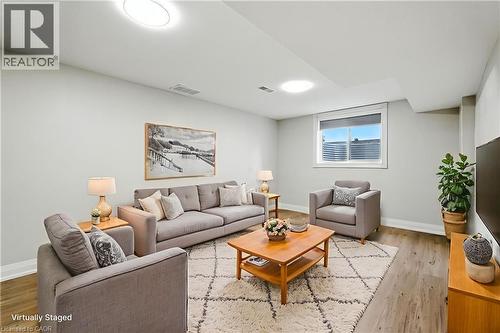 Unit B - 929 Upper Ottawa Street, Hamilton, ON - Indoor Photo Showing Living Room