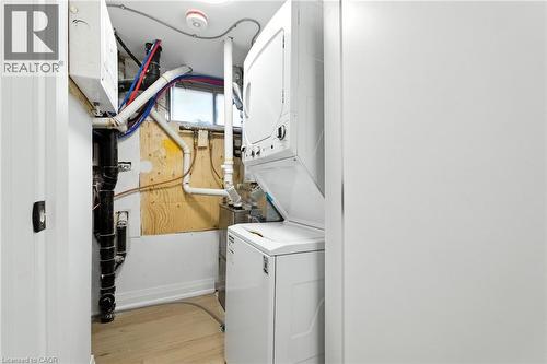 Unit B - 929 Upper Ottawa Street, Hamilton, ON - Indoor Photo Showing Laundry Room