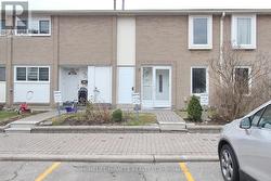 27 CRAIGLEIGH CRESCENT  Brampton, ON L6T 2E3
