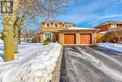 2900 ARLINGTON DRIVE  Oakville, ON L6J 6R7