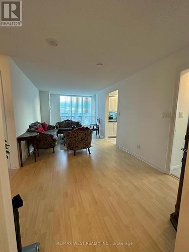 909 - 4850 Glen Erin Drive, Mississauga, ON - Indoor