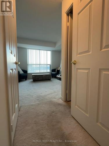909 - 4850 Glen Erin Drive, Mississauga, ON - Indoor Photo Showing Other Room