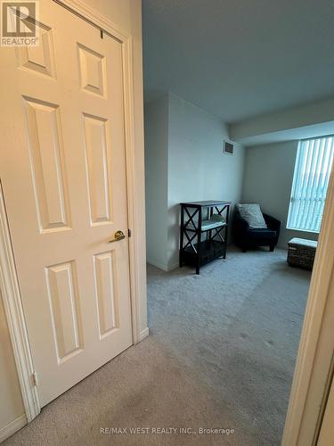 909 - 4850 Glen Erin Drive, Mississauga, ON - Indoor