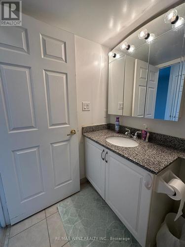 909 - 4850 Glen Erin Drive, Mississauga, ON - Indoor Photo Showing Bathroom