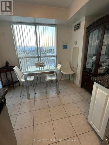 909 - 4850 Glen Erin Drive, Mississauga, ON - Indoor