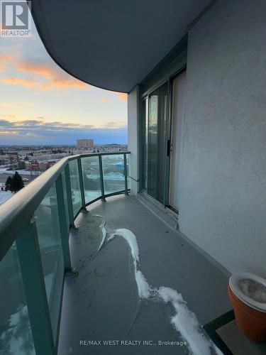 909 - 4850 Glen Erin Drive, Mississauga, ON - Outdoor With View With Exterior