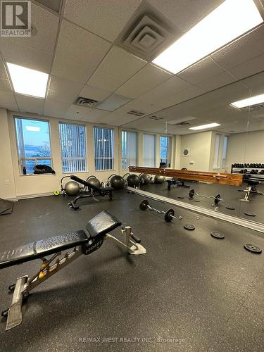 909 - 4850 Glen Erin Drive, Mississauga, ON - Indoor Photo Showing Gym Room