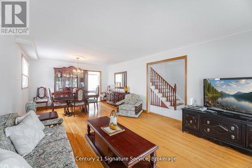 512 Selsey Drive, Mississauga, ON - Indoor Photo Showing Living Room