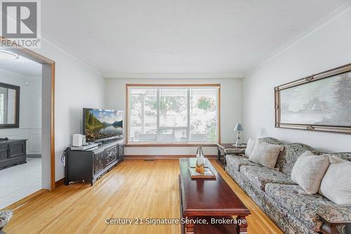 512 Selsey Drive, Mississauga, ON - Indoor Photo Showing Living Room