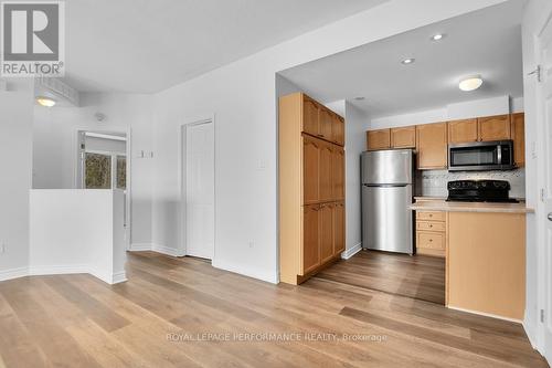 89 - 1107 E Stittsville Main Street, Ottawa, ON - Indoor Photo Showing Kitchen