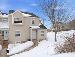 1 1 Collins Grove Court  Dartmouth, NS B2W 5Y1