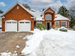 19 Quinn Court  Bedford, NS B4A 4B3