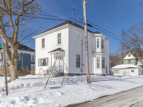 48 Albert Street  Yarmouth, NS B5A 3N6