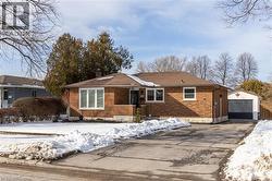 8225 PADDOCK TRAIL Drive  Niagara Falls, ON L2H 1X1