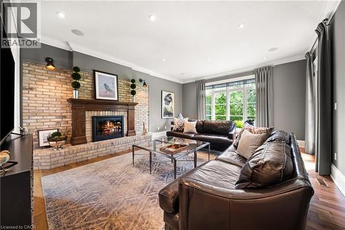 1577 Gloucester Road, London, ON - Indoor Photo Showing Living Room With Fireplace