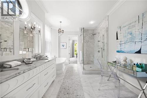 1577 Gloucester Road, London, ON - Indoor Photo Showing Bathroom