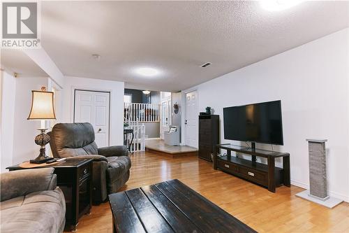 2779 Algonquin, Sudbury, ON - Indoor Photo Showing Living Room
