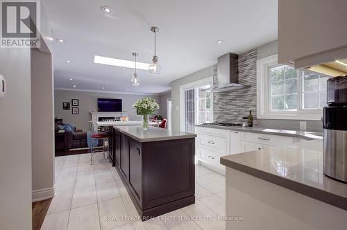 884 Silver Birch Trail, Mississauga, ON - Indoor Photo Showing Kitchen