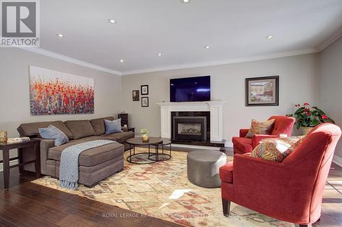 884 Silver Birch Trail, Mississauga, ON - Indoor Photo Showing Living Room With Fireplace