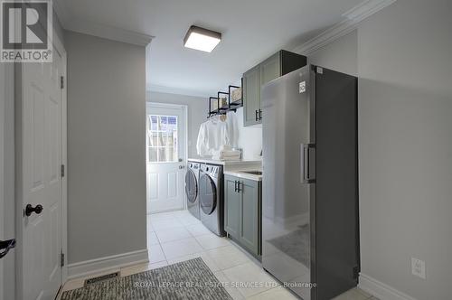 884 Silver Birch Trail, Mississauga, ON - Indoor Photo Showing Laundry Room