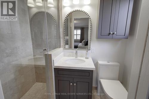 884 Silver Birch Trail, Mississauga, ON - Indoor Photo Showing Bathroom