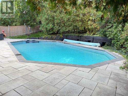 884 Silver Birch Trail, Mississauga, ON - Outdoor With In Ground Pool With Backyard
