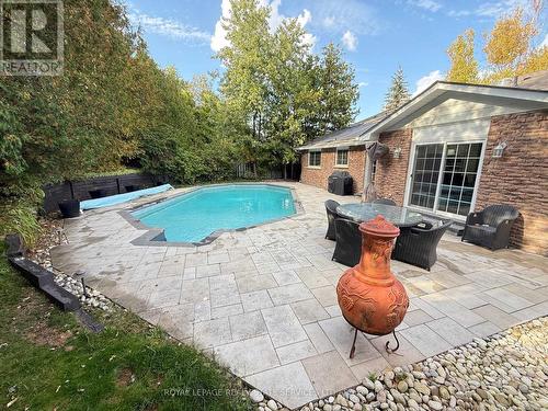 884 Silver Birch Trail, Mississauga, ON - Outdoor With In Ground Pool
