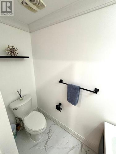 3974 Stardust Drive, Mississauga, ON - Indoor Photo Showing Bathroom