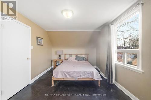 776 Britannia Avenue, Hamilton, ON - Indoor Photo Showing Bedroom