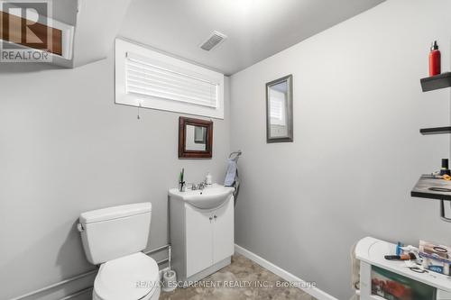 776 Britannia Avenue, Hamilton, ON - Indoor Photo Showing Bathroom