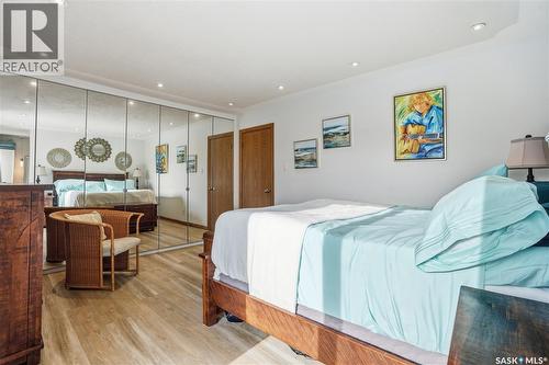 2423 Strathmore Place E, Regina, SK - Indoor Photo Showing Bedroom