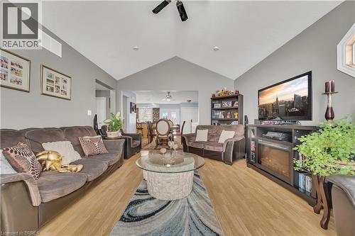 44611 Perth Line 86 Line, Perth, ON - Indoor Photo Showing Living Room