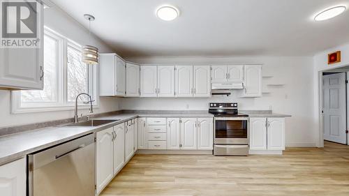 10 Laughlin Crescent, St. John'S, NL - Indoor Photo Showing Kitchen