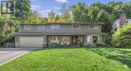 94 DORCHESTER DRIVE  Grimsby, ON L3M 1A8