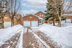 68 NADINE CRESCENT  Markham, ON L3R 7Y5