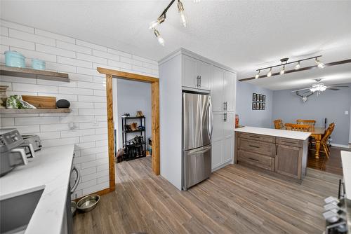 209 14Th Street, Cranbrook, BC - Indoor Photo Showing Kitchen