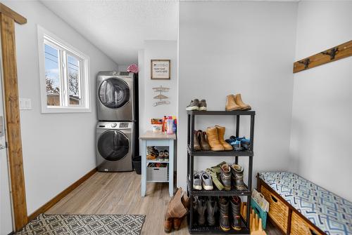 209 14Th Street, Cranbrook, BC - Indoor Photo Showing Laundry Room
