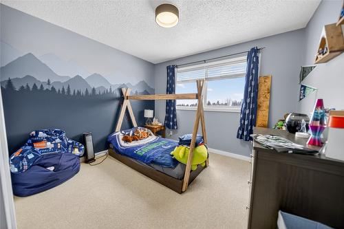 209 14Th Street, Cranbrook, BC - Indoor Photo Showing Bedroom