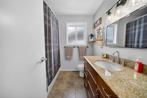 209 14Th Street, Cranbrook, BC - Indoor Photo Showing Bathroom