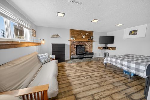 209 14Th Street, Cranbrook, BC - Indoor With Fireplace