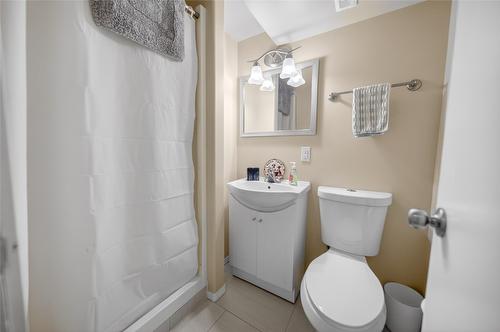 209 14Th Street, Cranbrook, BC - Indoor Photo Showing Bathroom