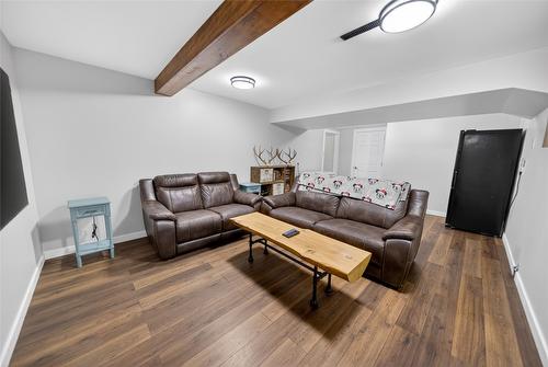 209 14Th Street, Cranbrook, BC - Indoor Photo Showing Living Room