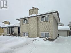 619 THORNLOE DR  Thunder Bay, ON P7C 5L1
