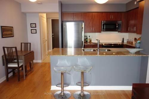 706-205 Sherway Gardens Road, Toronto, ON - Indoor Photo Showing Kitchen
