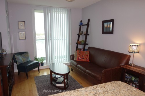 706-205 Sherway Gardens Road, Toronto, ON - Indoor Photo Showing Living Room