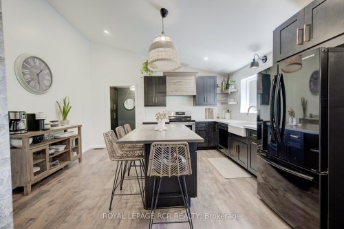 22 Smith Drive, Mapleton, ON - Indoor