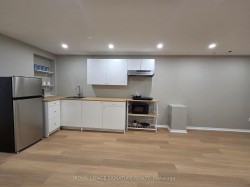 BSMT-971 Ledbury Crescent  Mississauga, ON L5V 2R3